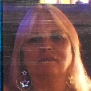 Meet your Posher, Elaine